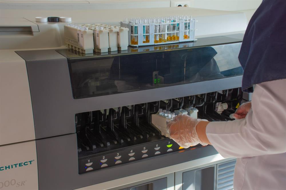 هورمون‌شناسی