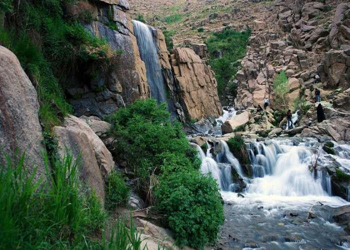 آبشار گنجنامه در همدان
