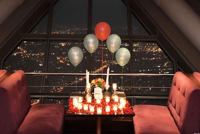 تهران - جشن تولد در رستوران گردان برج میلاد