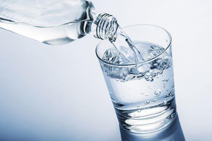 روزانه 8 لیوان آب میل کنید.