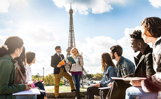 امکان اخذ اقامت پس از تحصیل در فرانسه
