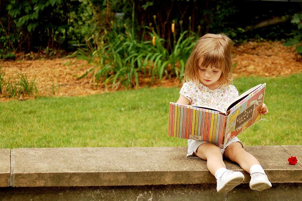 بهترین سن کتاب خواندن برای کودک