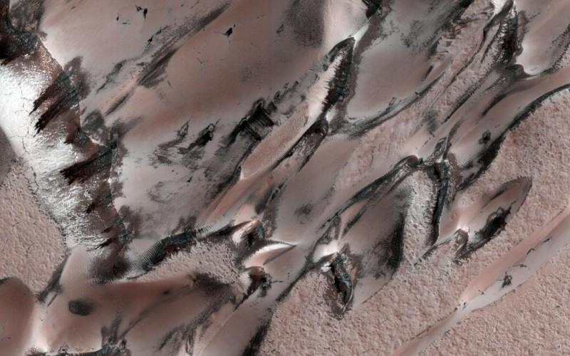 “مگادون” قطب مریخ پوشیده از یخ و یخ C02 است.

